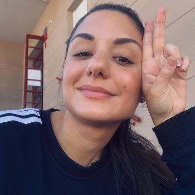 almuuarroyo's profile picture. Tiene la vida más vida si la tienes cerca.