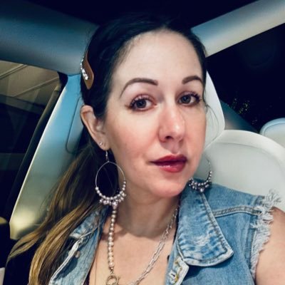 AimeeRenee37's profile picture. Indie Actress/Asso.producer, Housewife, love music, pets and babies.