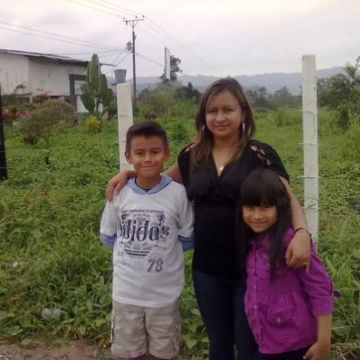 LucyAlcivar80's profile picture. 