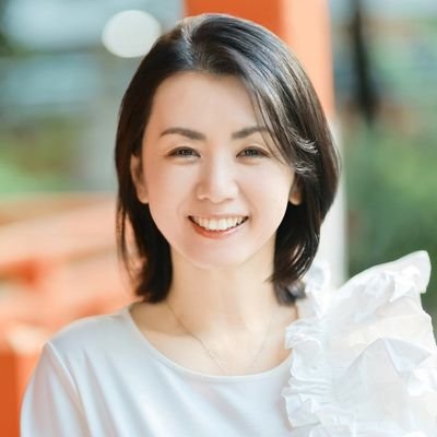 健康&美容整えドリンクACell(エーシェル)のプロデュース😊 48才にて16年ぶりの写真集『凪-NAGI-』(双葉社)が6月20日発売。
仕事に子育てに高齢者ヘルプに奮闘中😅