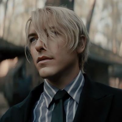 𝑼𝒏𝒌𝒏𝒐𝒘𝒏 — 𝒉𝒊𝒔 𝒃𝒍𝒖𝒆 𝒎𝒂𝒅𝒆 𝒂𝒏𝒚 𝒔𝒕𝒐𝒓𝒎𝒔 𝒂𝒏𝒅 𝒉𝒂𝒊𝒍 𝒕𝒐 𝒅𝒆𝒔𝒕𝒓𝒐𝒚 𝒂𝒏𝒚𝒕𝒉𝒊𝒏𝒈. 𝑯𝒆'𝒔 𝒕𝒉𝒆 𝒑𝒐𝒆𝒕𝒓𝒚 𝒐𝒇 𝑬𝑵.