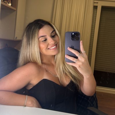 a funny girl is better than a pretty girl but luckily I’m both so it’s okay