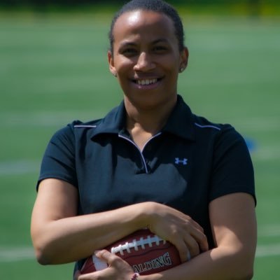 Coaches Assistant - Football 🏈oui celui là, yes this one ! 2022 NFL women forum alumni #womeninsport