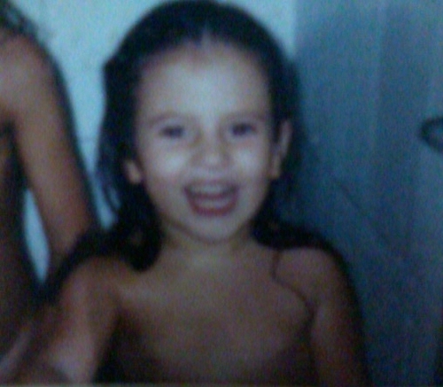 LaylaAlayyan's profile picture. metida, chata e colorada DOENTE :D

 http://t.co/exbIUk1tza