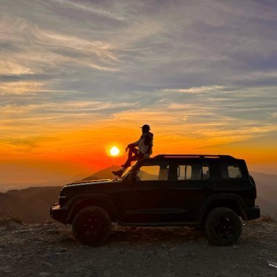 ArabellaBloom_z's profile picture. Just because someone doesn‘t love you the way you want them to， doesn’t mean they don‘t love you with all they have。