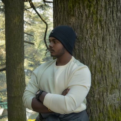 itxs_rxk's profile picture. Bitter sips that fuel my fire,
Chasing time on wheels of old,
Dreams woven in shades of gold.