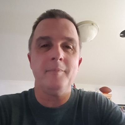 PageHeugha38170's profile picture. have a lovely day 🤗