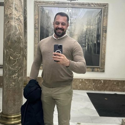 I’m Evan, I’m Divorced, looking for a loyal, honest and trustworthy sugar baby.