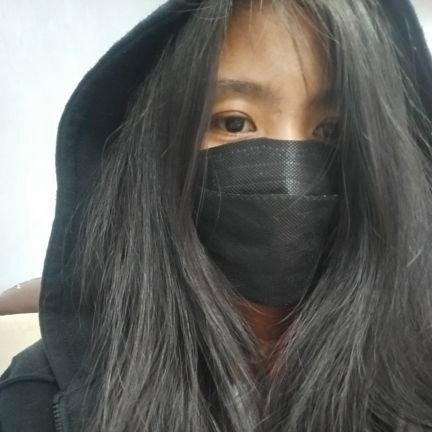 dinetwice's profile picture. I wanted to write something cool but I can't think of anything other than... ice. 🧊