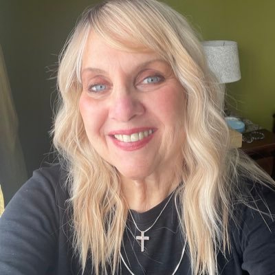 Wife, mother, artist, musician, home chef.