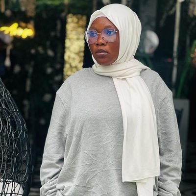 Angel ❤️....with a sprinkle of attitude 😜CEO @TheThriftTrove_| #OBIDIENT |AS|Wife💍| Muslimah|Fashionista|Memes Lord Cruise lover