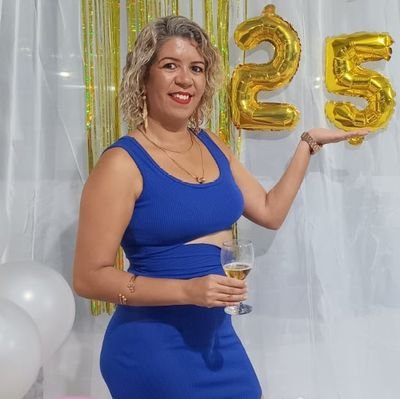 Brasileira, mulher, mãe, esposa,conservadora e patriota de direita! 😎🤜🏻🤛🏻🇧🇷👨👩👧👧