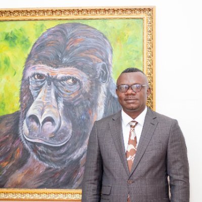 Licencié en Droit Public à l'université de Lubumbashi, Ambassadeur de la Jeunesse, Humanitaire et bénévole, Jeune entrepreneur, Coach, Agri preneur, PCA de ONGD