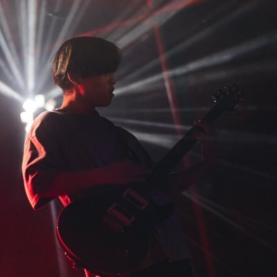 20歳🎸 バンド(@comloops_info)とボカロP。MIX依頼(¥5,000〜交渉⭕️)、お問い合わせはDMまで!