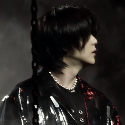 ⁷ Profile