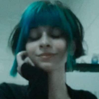 Late con fuerza, corazón mío.🩷 Extrovertida, apasionada y un poco caótica.
Estudiante de Tecnología.