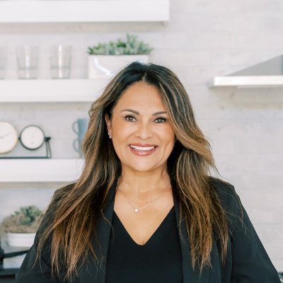 I am a full time, full service real estate professional with extensive market knowledge of the Phoenix, Scottsdale, Tempe,Gilbert, Mesa, Queen Creek Areas.