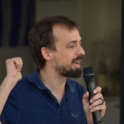 DanielGerhard5's profile picture. Laburo, descanso, milito, rezo, comparto vida con los que amo, hermanxs y amigxs. Desde menor, PVP.
Desde el 1/03/25 Director de Protección Social del Mides.