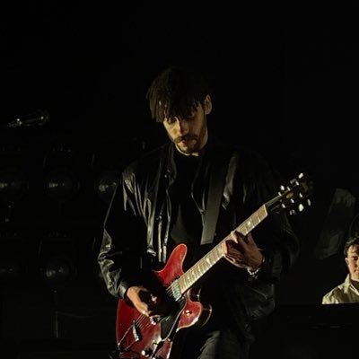 radioromance75's profile picture. fanboy loser !