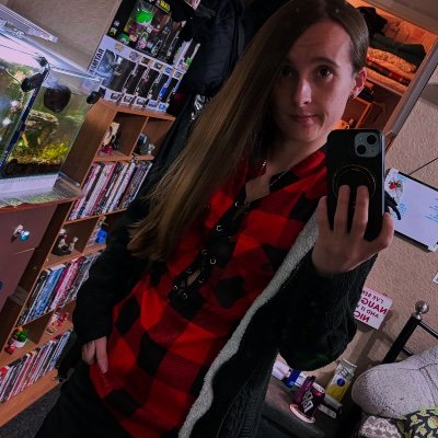 hazelfmg's profile picture. story writing ,all that matters now is my family and those few friends.