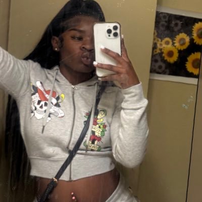 thickahkass's profile picture. 