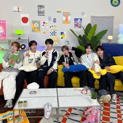 올프기도 하지만 사쿠야와 재희를 더 좋아하는 고딩즈니에요!!아직 서툴지만 잘부탁드려용!?🫶🏻