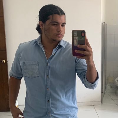 Timido, poeta, vulgar y a veces juego a créeme Havery Specter.