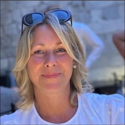 Health & wellbeing Coach, Clinical Nurse Specialist. 200hr Registered Yoga Teacher. All views my own.