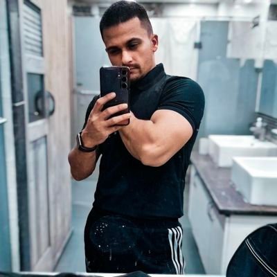 Hindu, Autodidact, Bibliophile, Epistemophilic, Health, Fitness, Nutrition, Running, Markets, Astrology, Facts and stats.