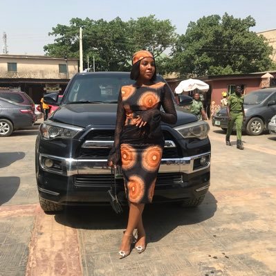 bee_the__queen's profile picture. Fashion designer, medical physiologist