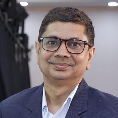 चाह गई चिंता मिटी, मनुआ बेपरवाह।
जिनको कछु नहि चाहिये, वे साहन के साह।।