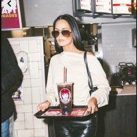 emily 🍸👛 (@showtimescooop) 's Twitter Profile