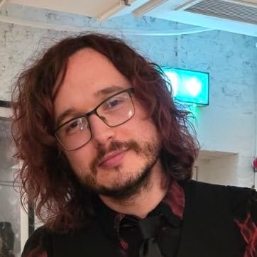 Exhausted Eco-Socialist 💚 Chair of the Dartford Green Party | Chair of the Dartford Township Choir | Fighting to give Change the Green light 🌍🌹