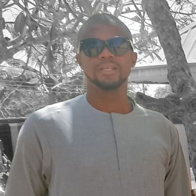 Nigerian by all means;
open minded;
life is for d living;
One with God is majority.
Creative mind.