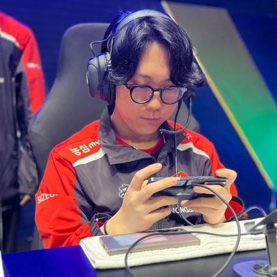 illusion_0907_'s profile picture. NS Redforce hok team mid laner