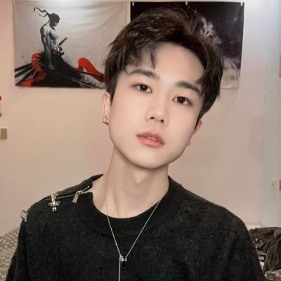 sevengz1069's profile picture. 禁止未满18岁观看🔞视频照片中人均满18岁 此号是柒公子助手代发，有事+q：370211853 订阅则看完整视频可银联支付宝订阅👉 https://t.co/QM7Qn3QxVk Subscribe to the website to watch the full video👇