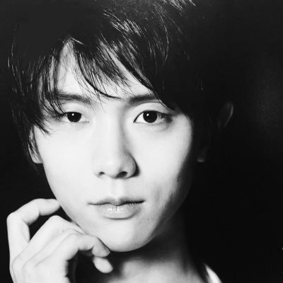 ♚ Yuzuru ♚ inspiration✨An account dedicated to the sport of Yuzuru Skating. ピョン落ち (平昌五輪落ち) 「努力はウソをつく、 でも無駄にはならない - 羽生結弦」header by @luzdalucy