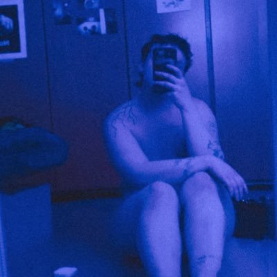 they/he | biker, faggot, student | privat: @zuwenigakku