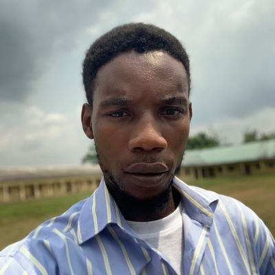 Graphic designer/motion designer/Microbiologist/The sky is just my beginning