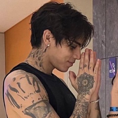 dpr ian’s biceps enthusiast • mainly rambles about film, bts, w2e, & dpr
