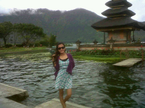 refi_khayal's profile picture. 