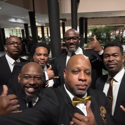 (he/him/his) ΑΦΑ (☠️HH SPR '88/ ΒΤΛ), blerd, jock, teacher, student, father, son, man, husband, friend, lover, ref 🏀🏐, dog dad x 3, life changer