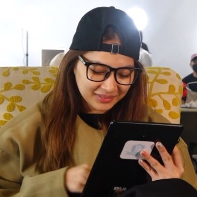 CodeBloom_'s profile picture. Rt bot langs hehe