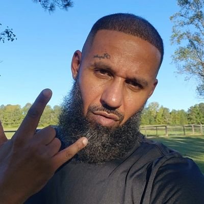 🎧 YouTuber. Reactions, Commentary -Interviews, Rants & Raves 2 ur Favorite, HipHop and R&B Artists 🎤 Respectfully Hood, Gemini & i kinda Rap 😎 #LinkInBio 📺