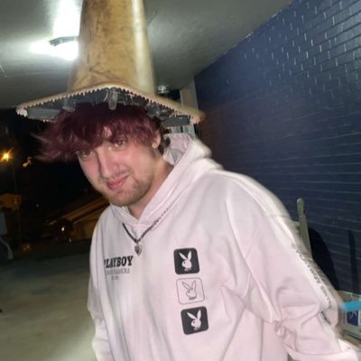 sharpz69420's profile picture. 