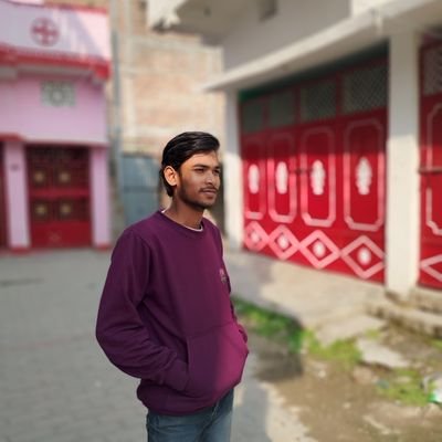 danisiqbal__'s profile picture. 