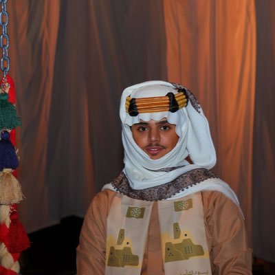 عِش حياتك وأسعد نفسك واستمتع بوقتك، فهناك أشياء حلّها عند الله، لا ترهق نفسك بالتفكير والله عنده حسن التدبير