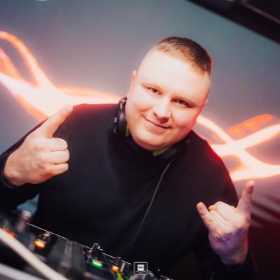 DJ/Resident 🏝️ VIBE Przystań Wilga 🪩 MEGA MUSIC WILGA 📸 https://t.co/hK1aCwQ1JC https://t.co/gXQRzF23bH