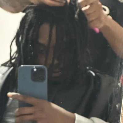 ayo_themaker's profile picture. everything Devops and SRE 👷‍♂️