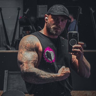 PR or ER. Pretending to lift weights since 93. Someone who likes to edit shit. Dubai soon trust, init.